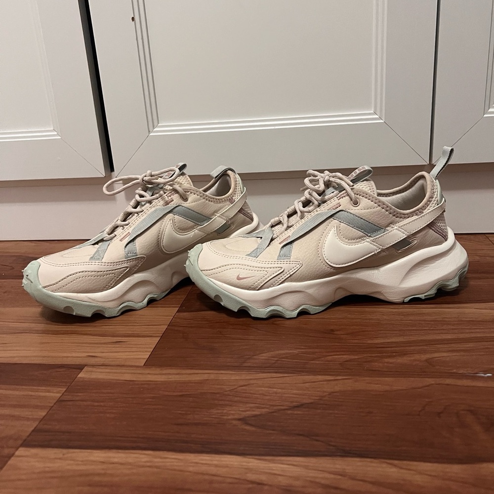 Nike Women's Beige and White Sneakers